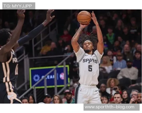 卡斯尔称赞科内特在攻防两端表现出色并展现出卓越沟通能力 卡斯尔称赞科内特在攻防两端表现出色并展现出卓越沟通能力